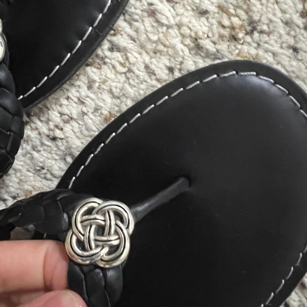 Brighton Black Braided Leather Toe-Ring Sandals with Silver Knot Accent size 10 - Picture 4 of 4